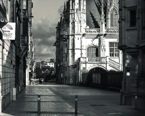 a street with buildings on either side jigsaw puzzle