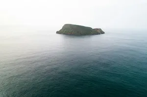 a small island in the middle of the ocean jigsaw puzzle