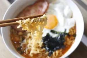 Close-up of traditional Asian ramen with egg, bacon, and seaweed, captured with Canon EOS 700D. jigsaw puzzle