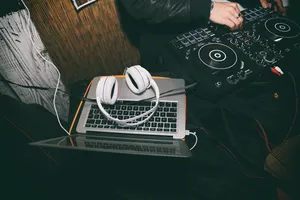 headphones jigsaw puzzle