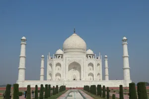 A large white building with a fountain in front of it jigsaw puzzle