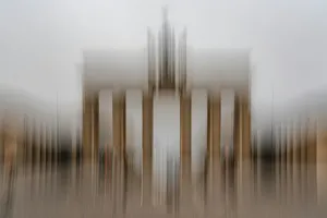Blurred building with columns and central structure jigsaw puzzle